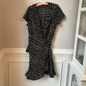 Adorable Lark & Ro Wrap Dress Size XL